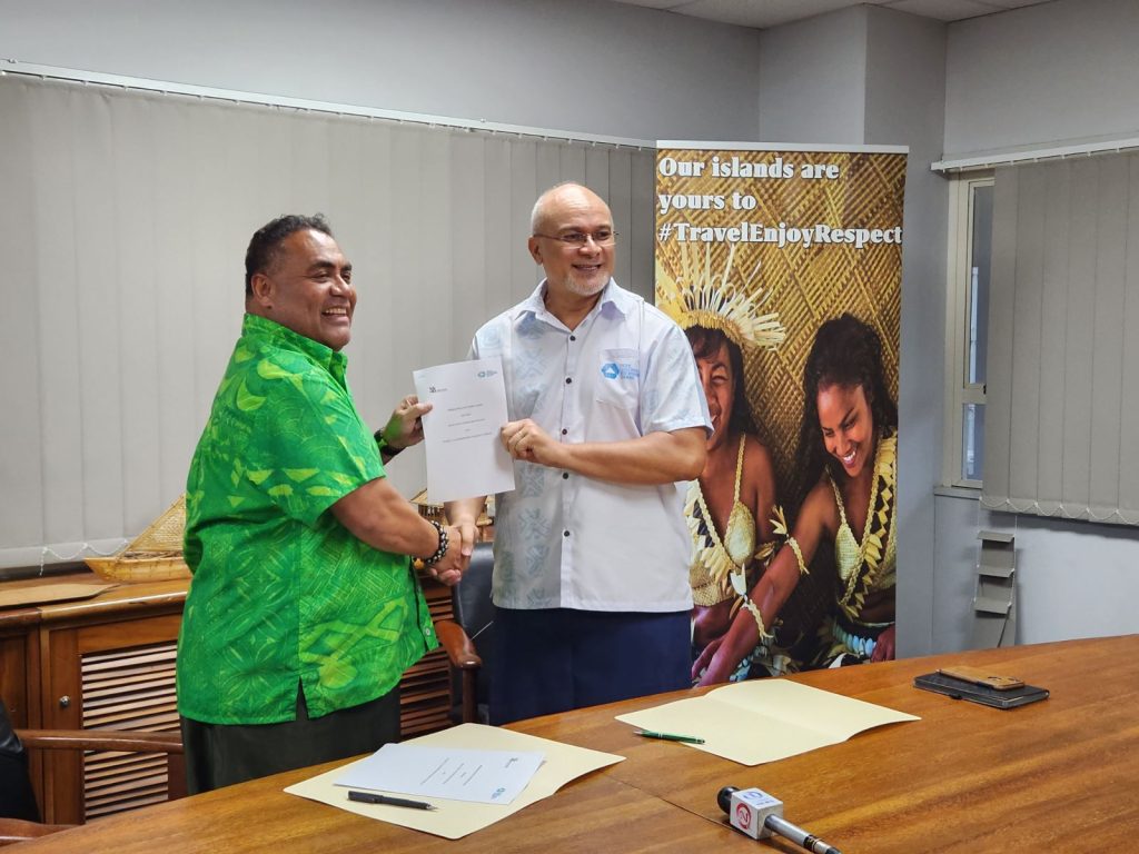 CEO_SPTO CHRIS COCKER _PCRIC CEO _Aholotu Palu