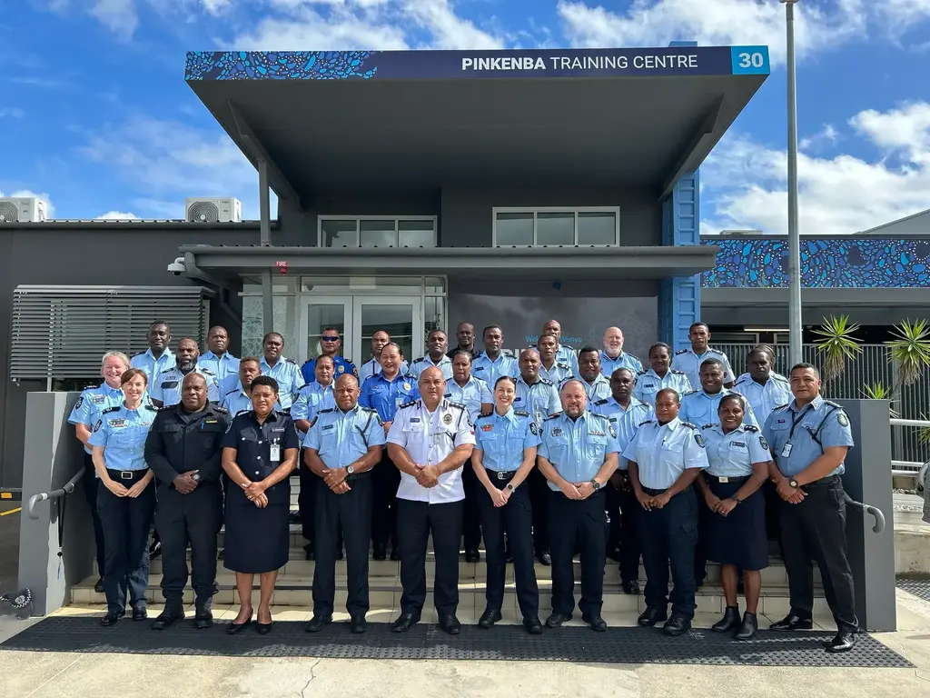 Fiji Police 2805-1