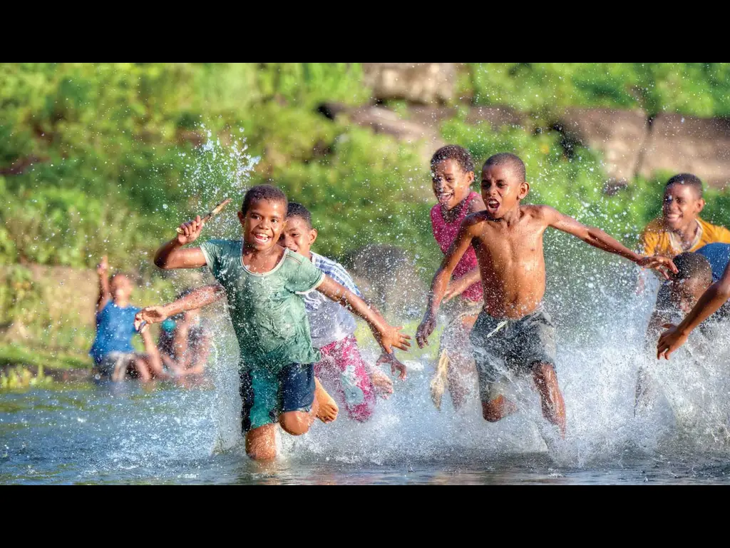 HEADER-family-things-to-do-pacific-harbour-fiji-Mark-Snyder-2-1