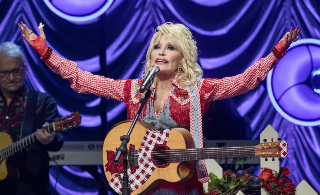 DOLLY PARTON