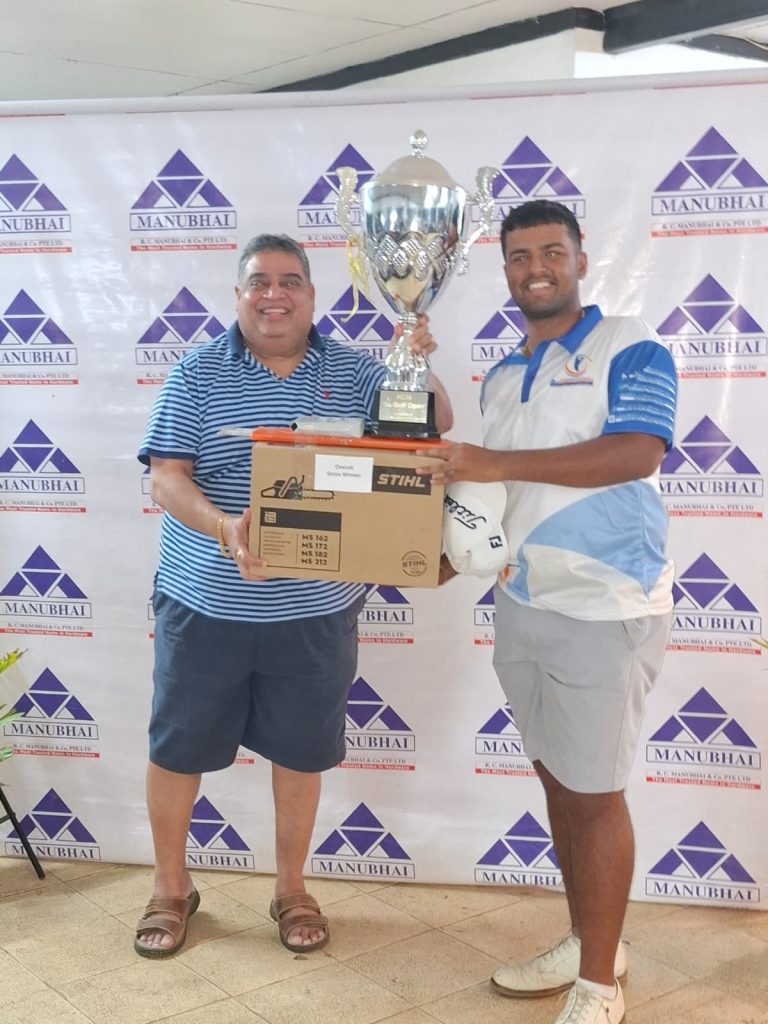 Winner image- From right winner Shakeel Pillay with Mr. Rajesh Patel